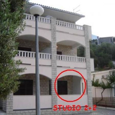 Studio Ground Floor With Terace Brela Esterno foto